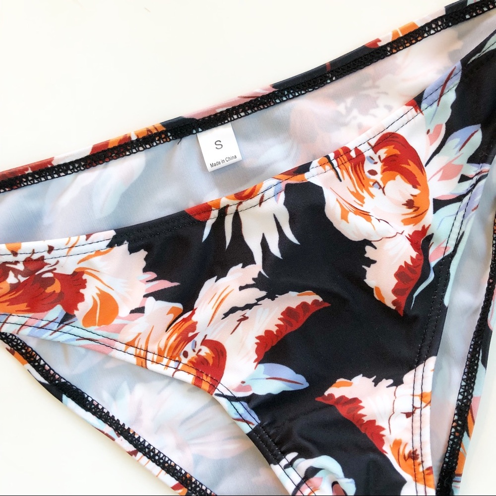 Floral Ruffle Bikini Small - Picture 6 of 7